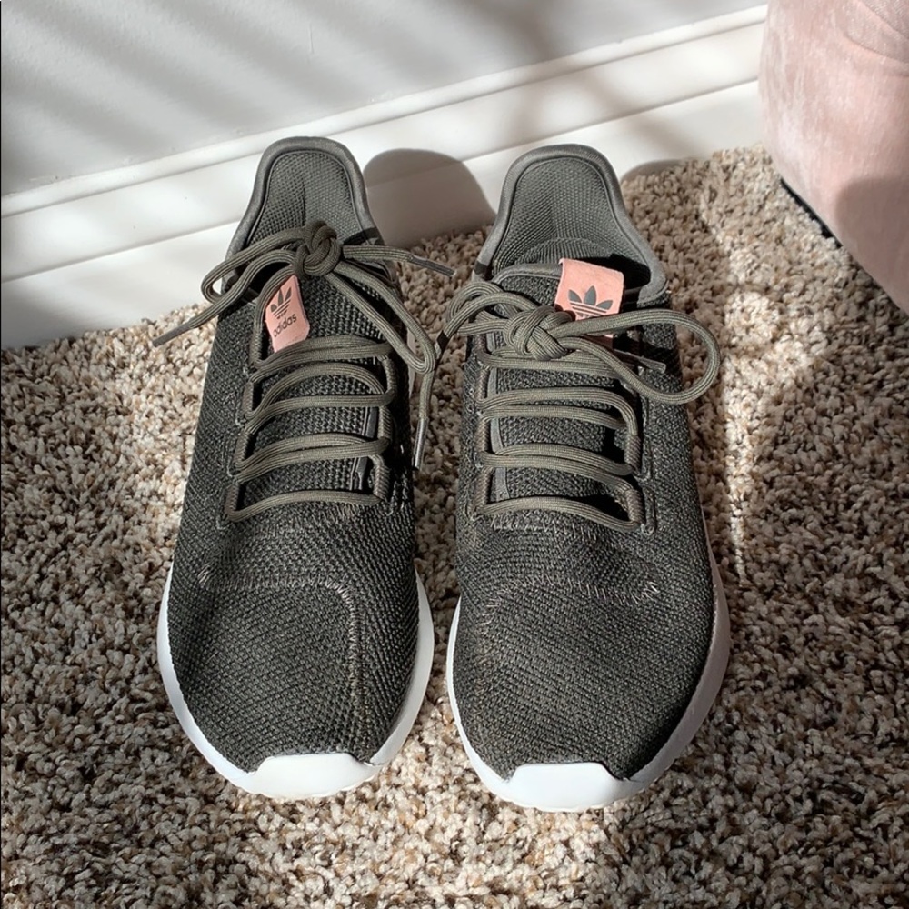 Adidas Tennis Shoes